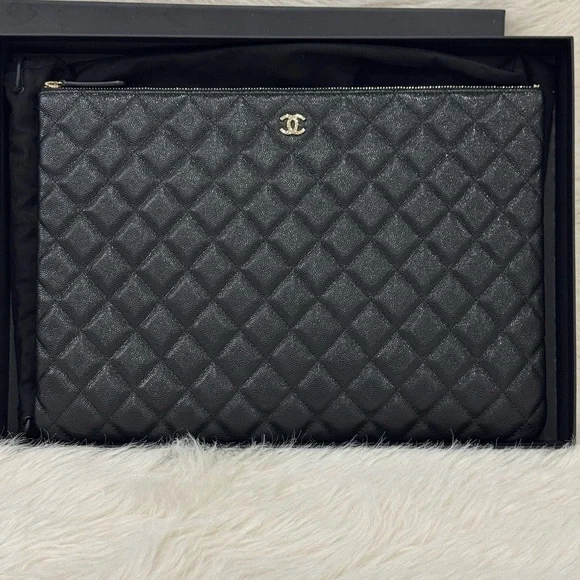CHANEL o case large (Black Quilted Clutch) - (1600) - Picture 5 of 5
